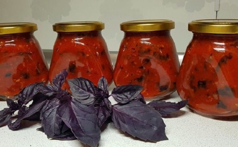 Магия лета в банке: томатная икра с базиликом без уксуса