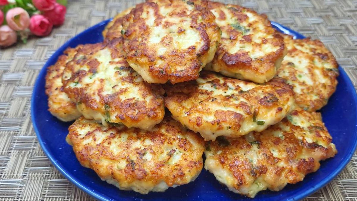 Как быстро приготовить сочные котлеты из куриной грудки: идеальный вариант для ужина