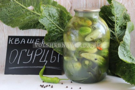 Квашеные огурцы по-новому: секреты приготовления с зеленью