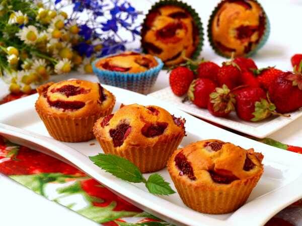 Клубничные кексы: летний вкус для вашего стола