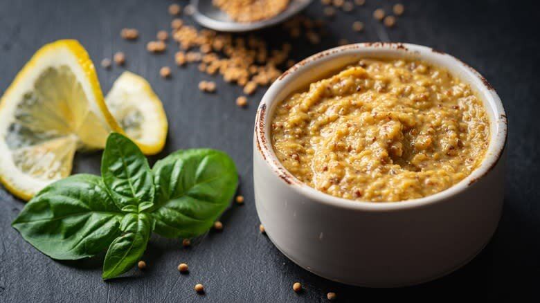 Приготовьте уникальную острою горчицу на пиве