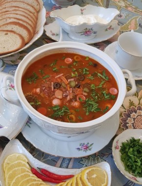 Кулинарный шедевр: акварельная солянка, которая согреет душу