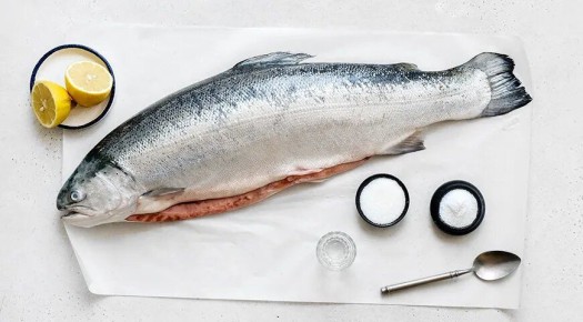 Как засолить форель в домашних условиях: простой и вкусный рецепт