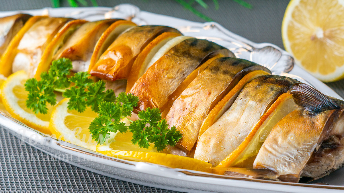 Восторг от скумбрии: запеченная рыба с лимоном в духовке