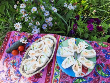 Невероятный рулет из лаваша с икрой сельди, который удивит ваших гостей