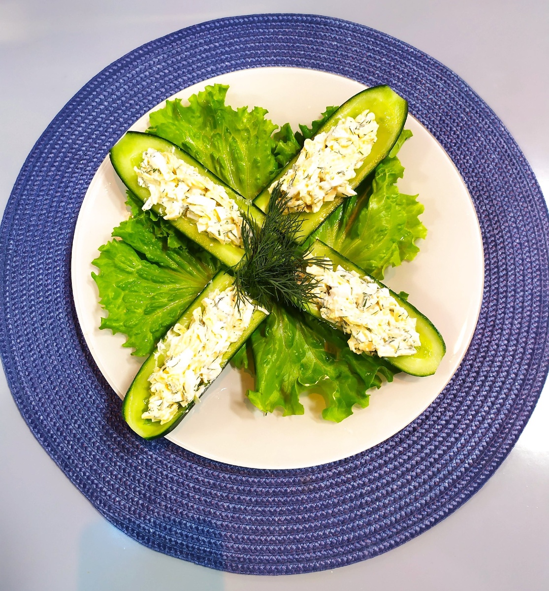 Лодочки из огурцов: идеальный завтрак за считанные минуты