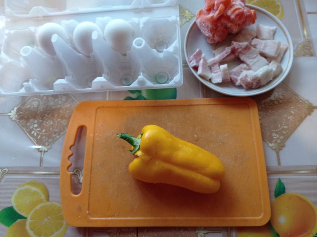 Сало в каждую тарелку: простое и вкусное блюдо на скорую руку