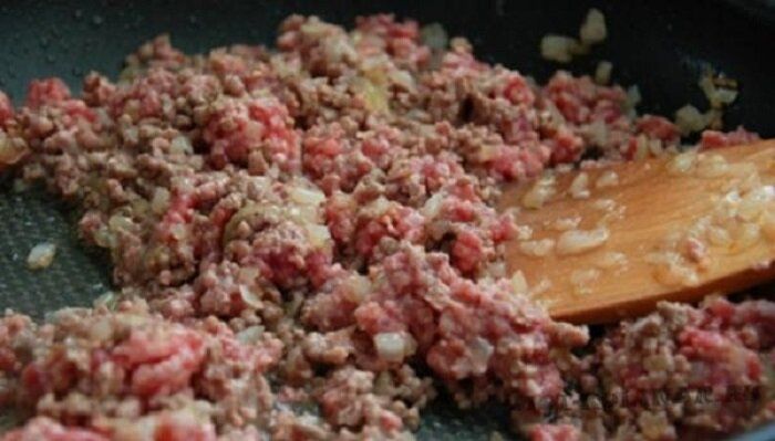 Подливы из фарша: разнообразие вкусов для ваших блюд