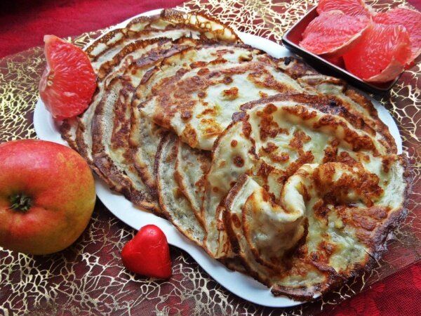 Нежные яблочные блины по бабушкиному рецепту