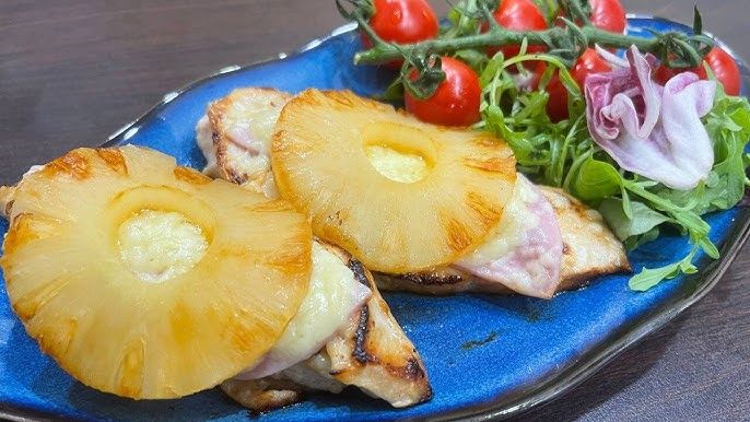 Нежная курица с ананасами: блюдо, которое удивит на праздничном столе