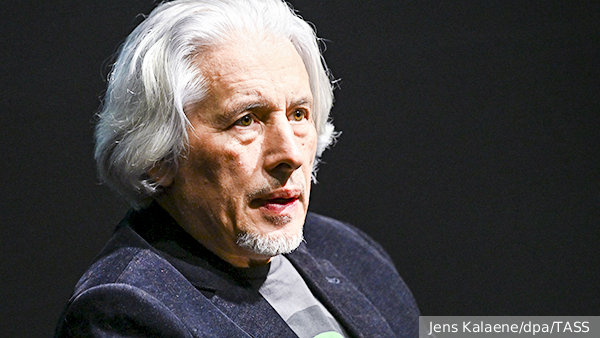 Роман Сорокина «Голубое сало» временно убрали с продаж в России