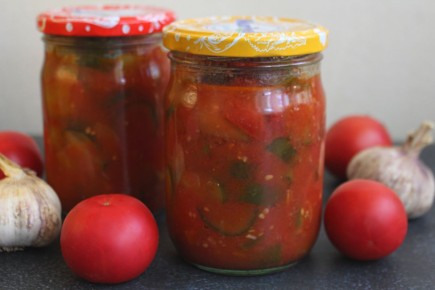 Нежный огуречный салат на зиму: простой рецепт без стерилизации