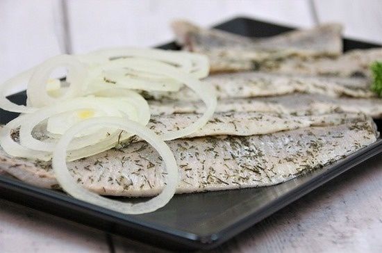 Селедка — королева российских столов: чем она завоевала сердца покупателей