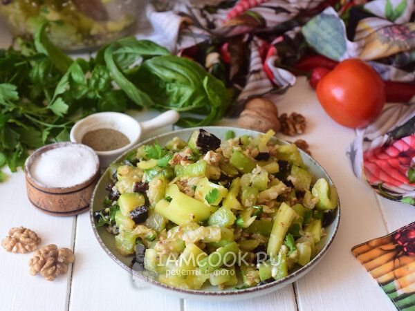 Салат из кабачков: простой рецепт для любого стола