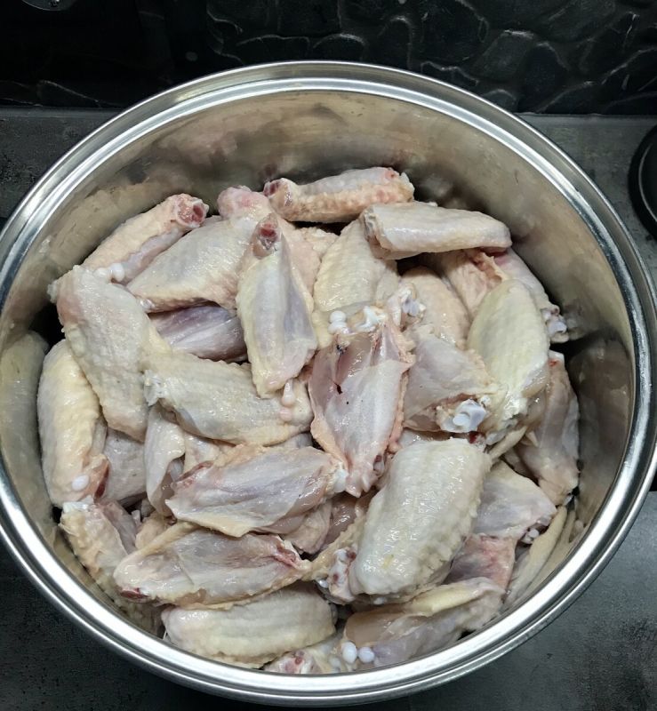 Как идеально замариновать и приготовить куриные крылышки на углях