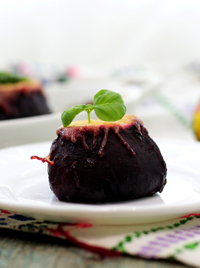 Свёкла по-новому: незабываемая закуска с сырной корочкой