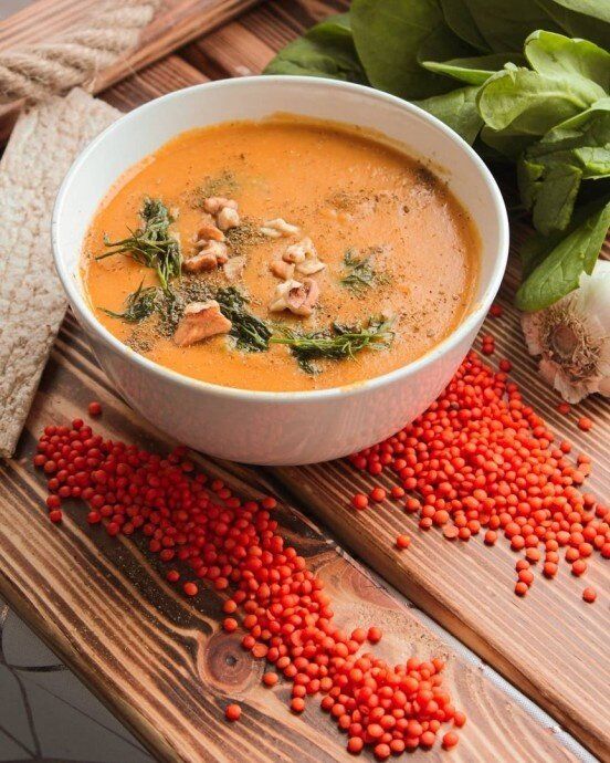 Нежный суп из чечевицы и тыквы: простота и вкус в каждой тарелке