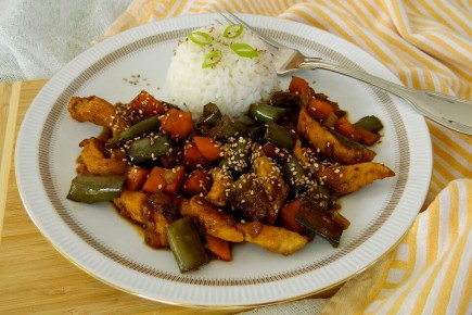 Согревающее блюдо: Баклажаны с курицей в кисло-сладком соусе