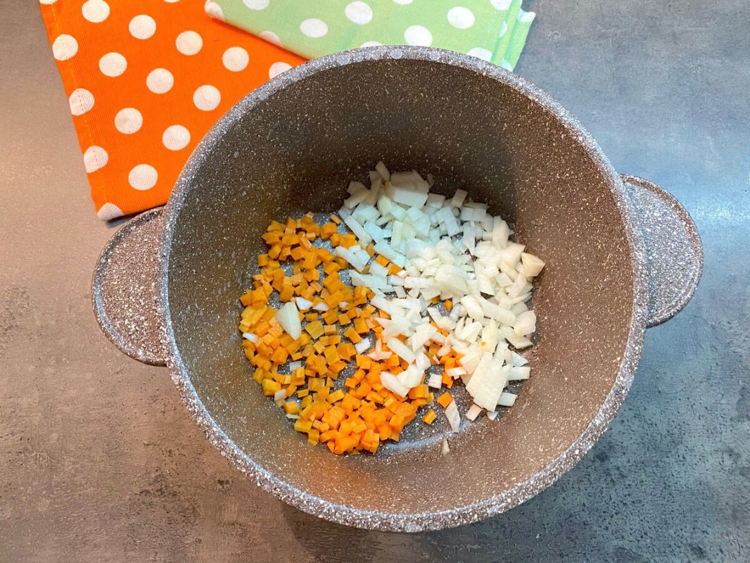 Вкусное постное блюдо из капусты и грибов для фанов лёгкой кухни