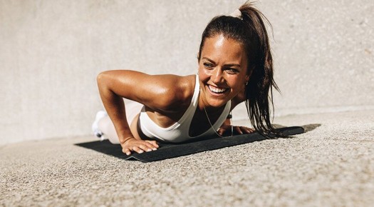 Как провести лето активно: секреты эффективных тренировок на воркаут-площадках