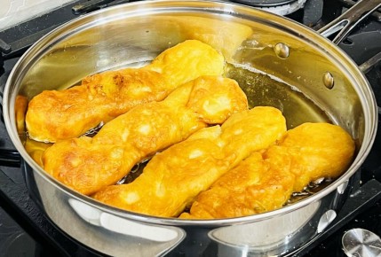 Вкусные дрожжевые пирожки с картофельной начинкой: просто и быстро