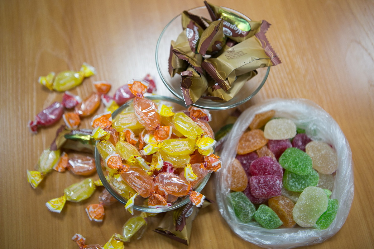 Как выбрать сладкий подарок к Новому году: советы экспертов