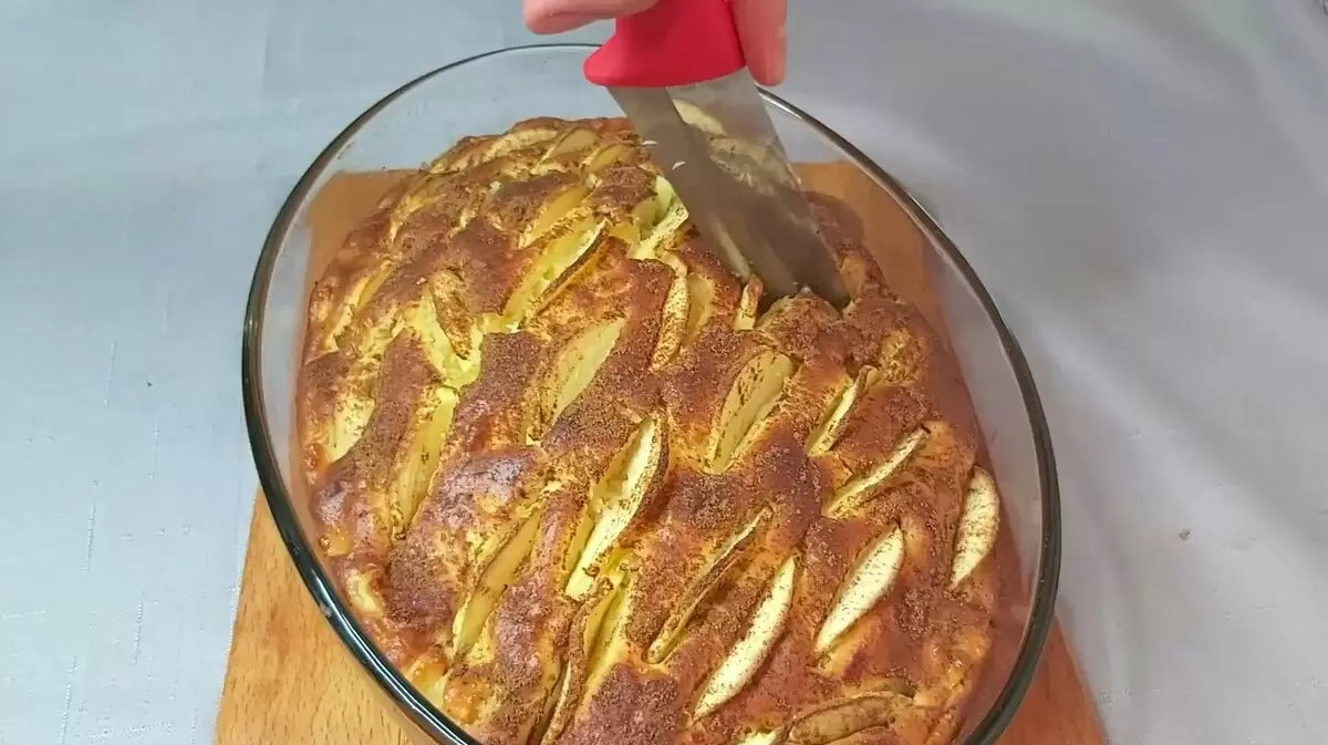 Яблочный пирог: простой и нежный десерт для уютного чаепития