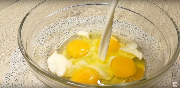 Нежный картофельный пирог на сковороде: простой рецепт