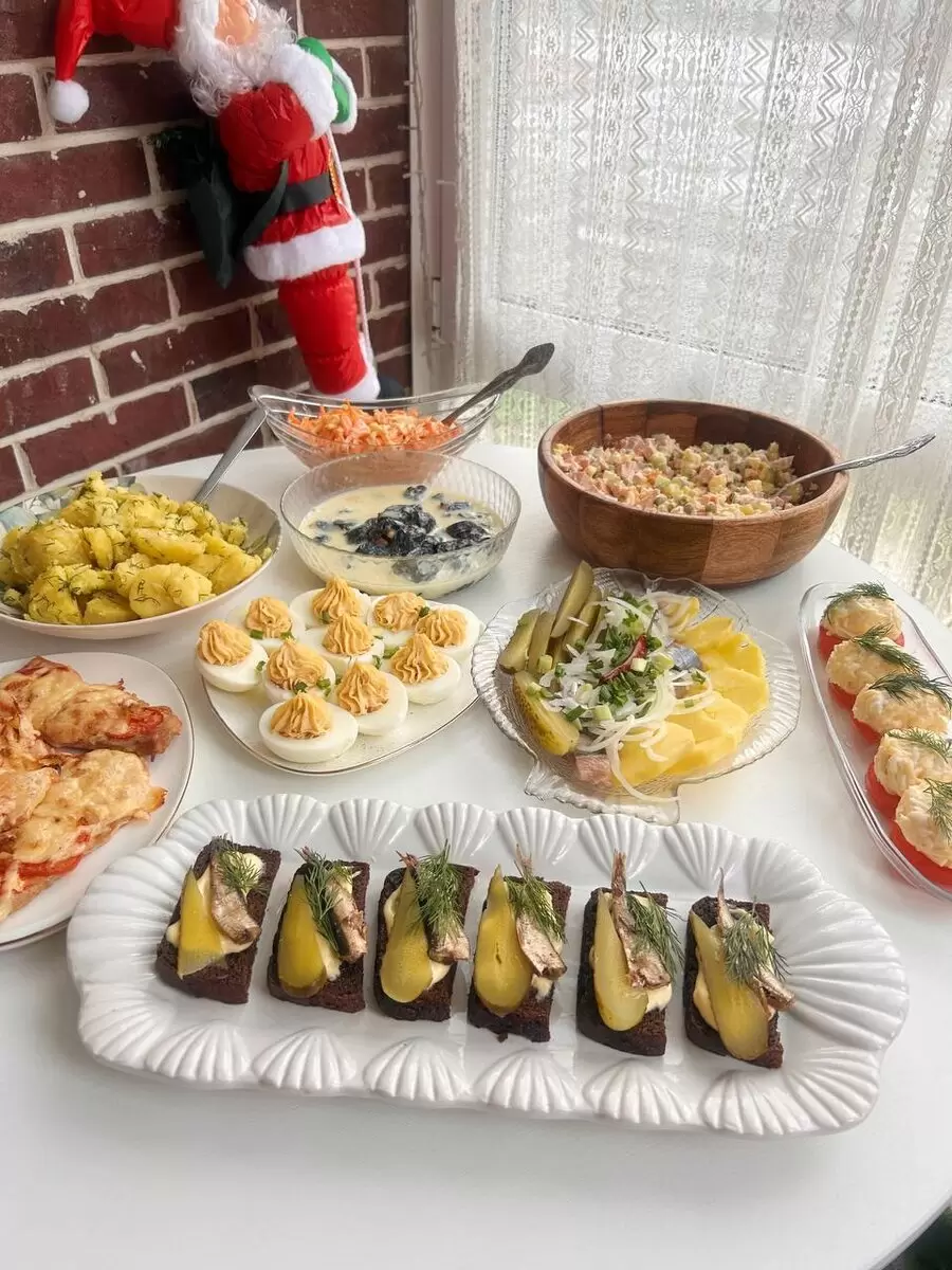 Как организовать праздничный новогодний стол всего за 1940 рублей