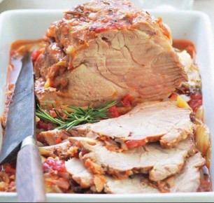 Нежная запеченная свиная шейка: простой рецепт для домашнего ужина