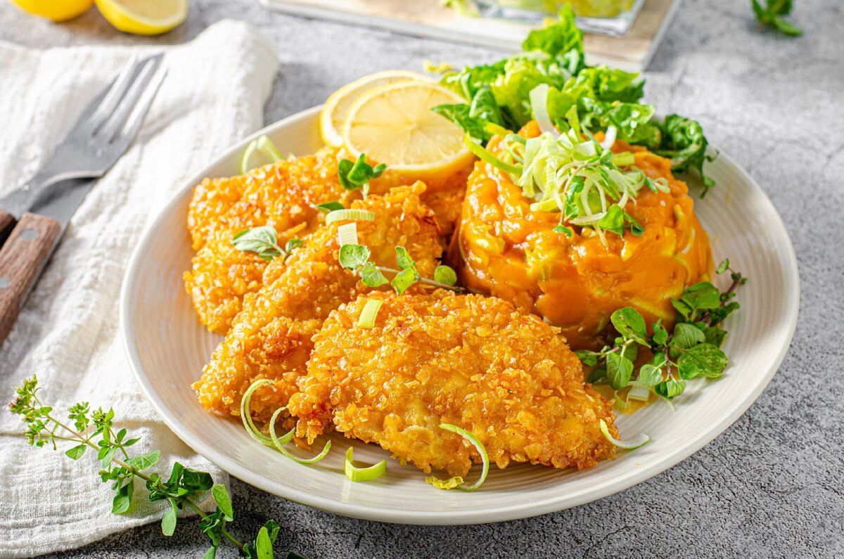 Запеченная куриная грудка с хрустящей арахисовой корочкой