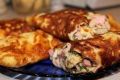 Завтрак, который покорит: омлет-рулет с сыром и колбаской