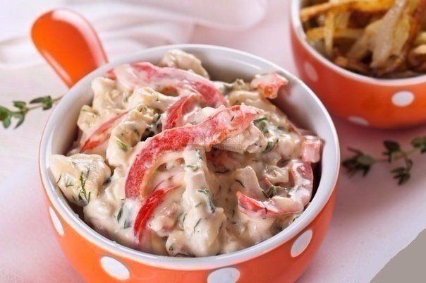 Нежное куриное филе в сливочном соусе с болгарским перцем