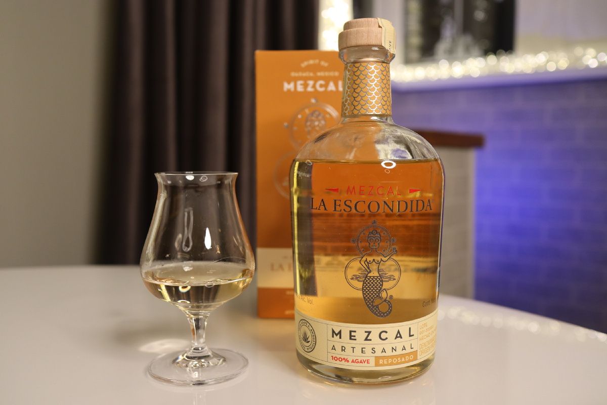 Неповторимый Мескаль La Escondida Reposado: Искусство производства из Оахаки